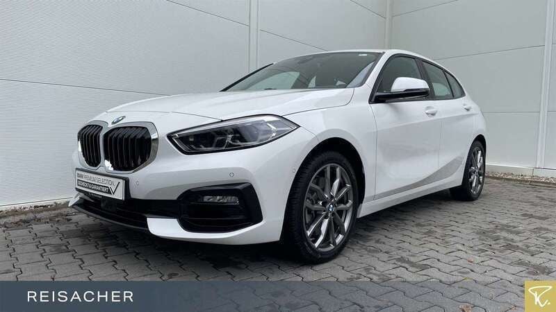 Weiß Gebraucht 2024 BMW 120 Sport Line Kleinwagen | 31.349 € (Guter Preis) - Bild 1/4