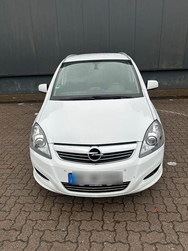 Gebraucht Opel Zafira 125 PS (91 kW) 2012 Weiß Van / Kleinbus