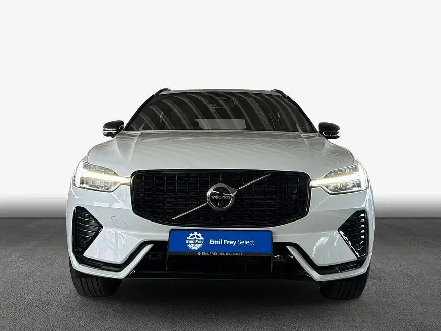 Gebraucht Volvo XC60 Plus 197 PS (144 kW) 2023 Crystal weißperleffekt SUV