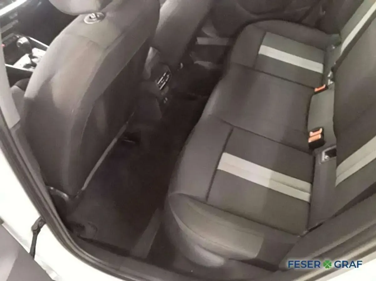 Gebraucht Audi A3 Advanced Plus 150 PS (110 kW) 2025 Gletscherweiß Limousine