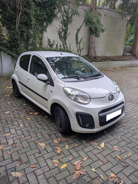 Weiß Gebraucht 2012 Citroën C1 Kleinwagen | 1.999 € (Guter Preis) - Bild 1/4