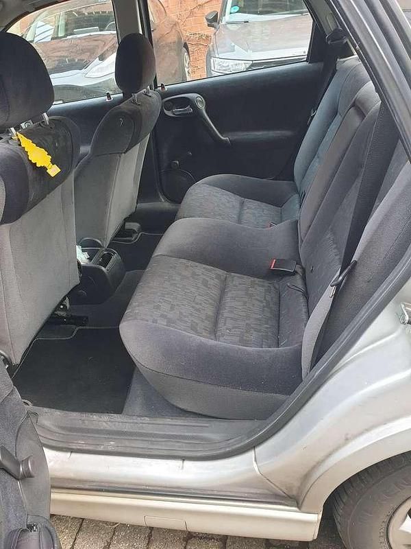 Gebraucht Opel Vectra 101 PS (74 kW) 2000 Silber Limousine