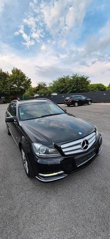 Schwarz Gebraucht 2013 Mercedes C220 Kombi | 6.980 € (Guter Preis) - Bild 1/4