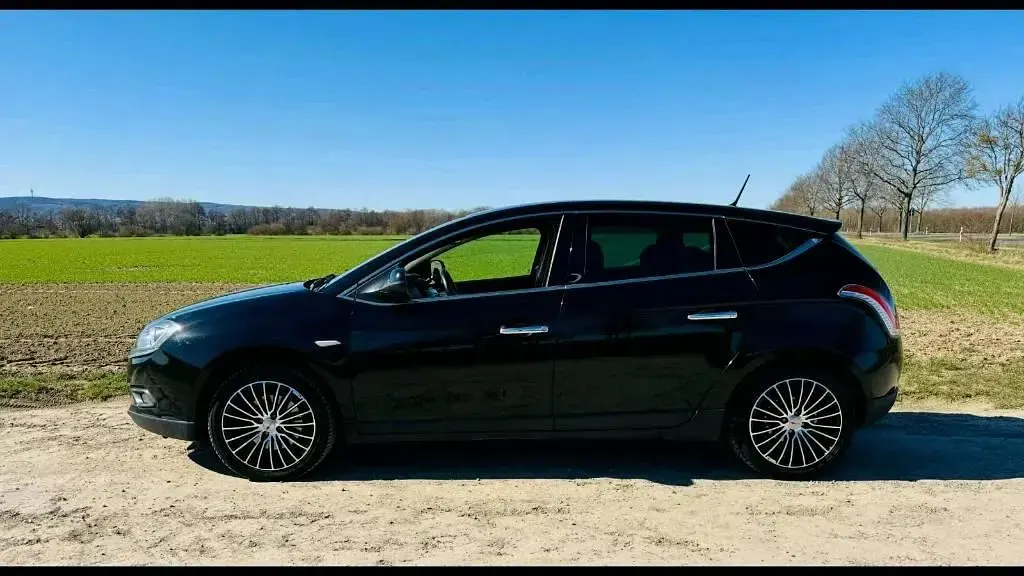 Gebraucht Lancia Delta 200 PS (147 kW) 2011 Schwarz Kleinwagen