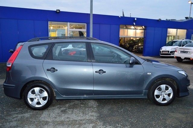 Gebraucht Hyundai i30 Classic 90 PS (66 kW) 2010 Grau Kombi