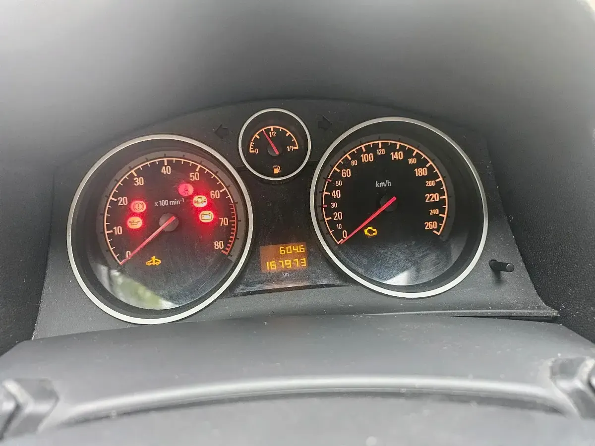 Brugt Opel Astra 101 HK (74 kW) 2004 Guld Sedan