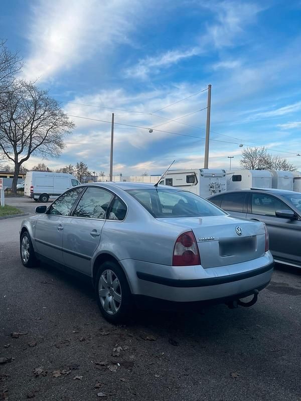 Gebraucht VW Passat 106 PS (77 kW) 2001 Silber Limousine