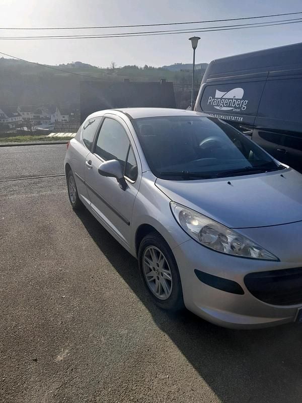 Gebraucht Peugeot 207 88 PS (64 kW) 2007 Silber Kleinwagen
