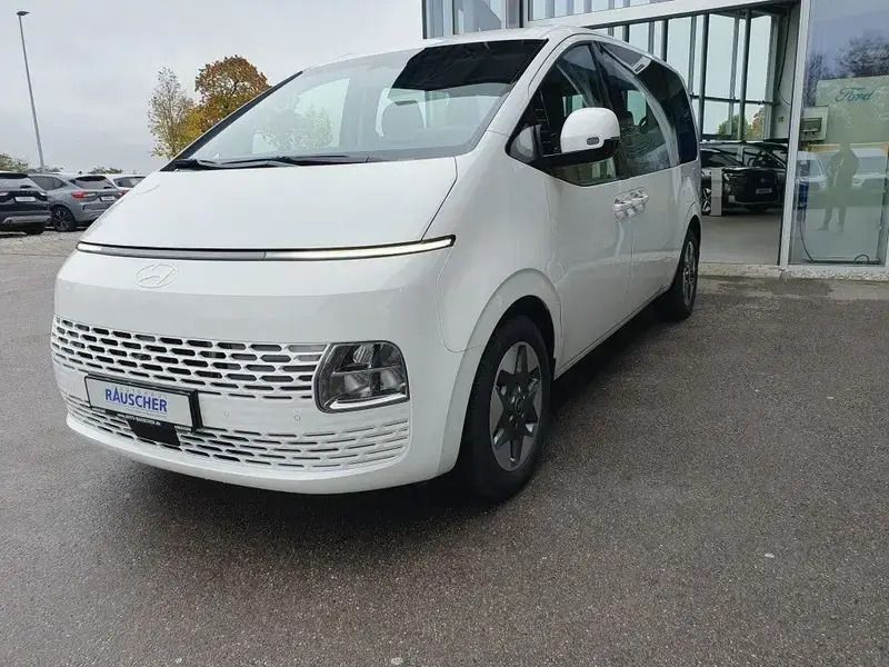Creamy white Gebraucht 2024 Hyundai Staria Trend Van | 46.990 € (Guter Preis) - Bild 1/4