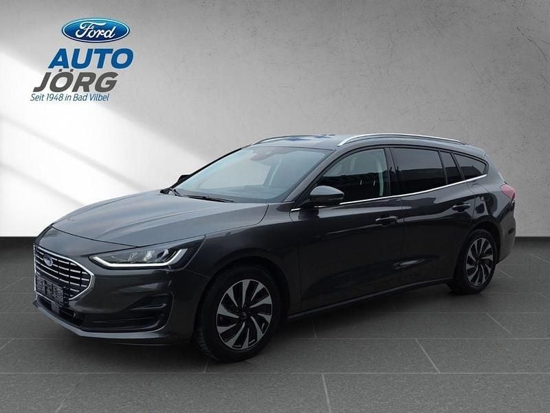 Grau Gebraucht 2024 Ford Focus Titanium Limousine | 20.849 € (Superpreis) - Bild 1/4