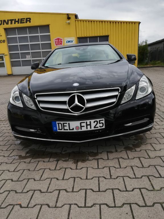 Schwarz Gebraucht 2012 Mercedes E220 Avantgarde Cabrio | 10.990 € (Fairer Preis) - Bild 1/4