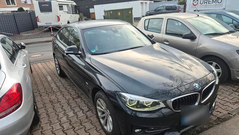 Gebraucht BMW 320 Gran Turismo 190 PS (139 kW) 2018 Schwarz Limousine