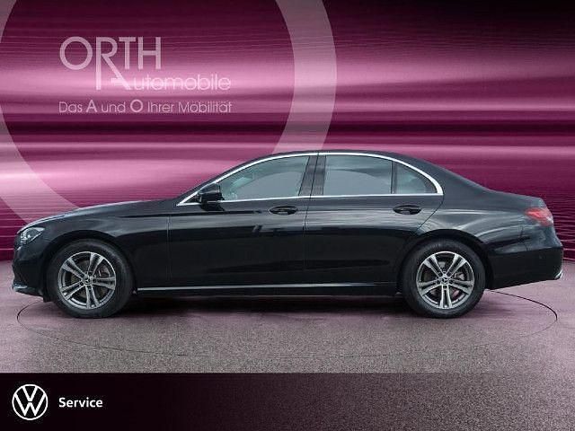 Gebraucht Mercedes E200 Avantgarde 197 PS (144 kW) 2023 Schwarz Limousine