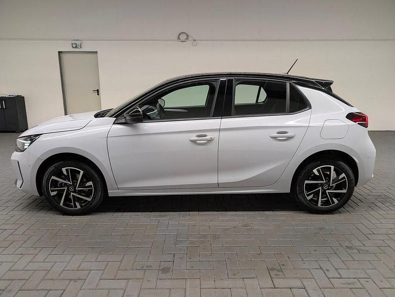 Neu Opel Corsa 101 PS (74 kW) 2025 Konturweissmet. Kleinwagen