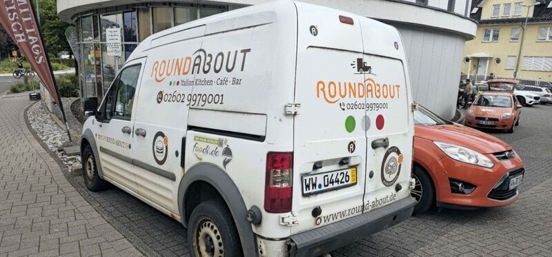 Weiß Gebraucht 2007 Ford Tourneo Connect Van / Kleinbus | 1.750 € (Guter Preis) - Bild 1/4
