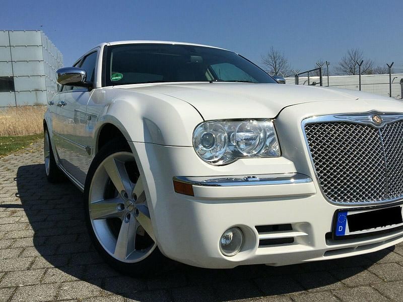 Second-hand Chrysler 300C 218 CP (160 kW) 2007 Bej Berlinǎ