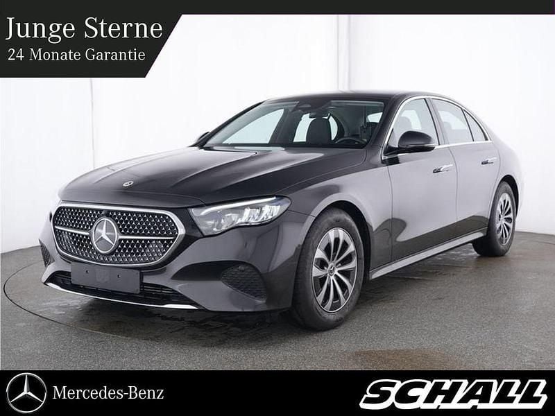 Lack graphitgrau Gebraucht 2024 Mercedes E200 Limousine | 46.908 € (Superpreis) - Bild 1/4