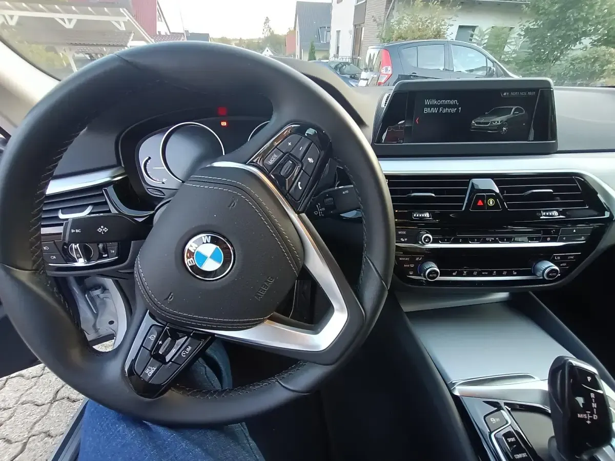 Gebraucht BMW 520 184 PS (135 kW) 2018 Silber Limousine