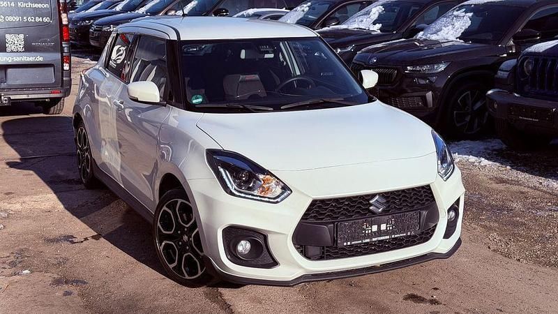 Weiß Gebraucht 2021 Suzuki Swift Sport Limousine | 14.900 € (Fairer Preis) - Bild 1/4