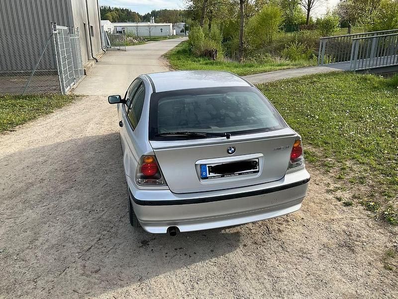 Gebraucht BMW 316 Compact 116 PS (85 kW) 2001 Kleinwagen
