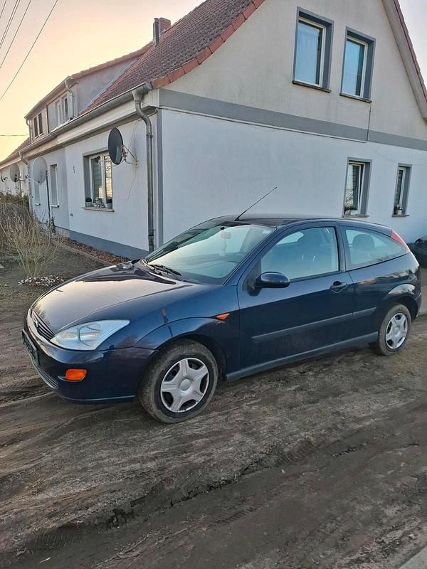 Gebraucht Ford Focus 75 PS (55 kW) 2000 Blau Coupé