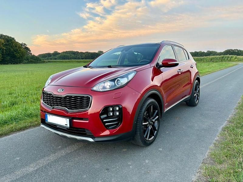Rot Gebraucht 2016 Kia Sportage GT-Line SUV | 16.900 € (Fairer Preis) - Bild 1/4