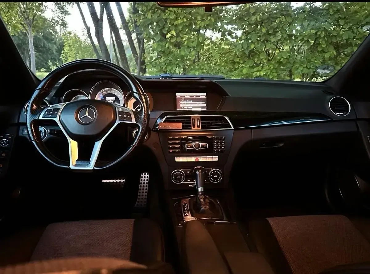 Gebraucht Mercedes C250 204 PS (150 kW) 2013 Weiß Limousine