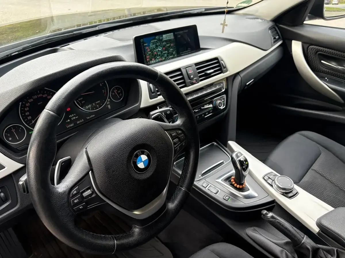Brugt BMW 330 Advantage 252 HK (185 kW) 2015 Sort Stationcar