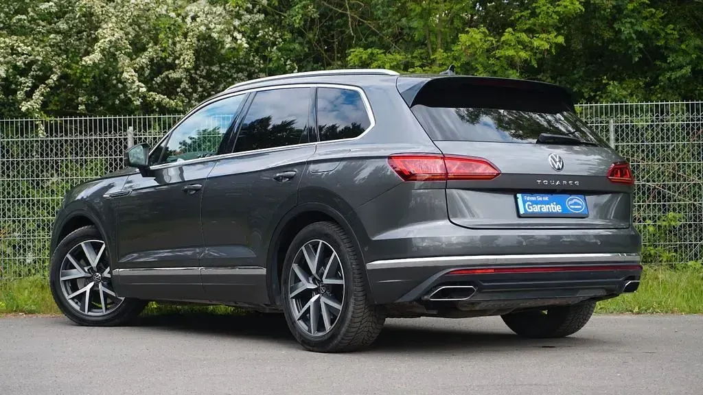 Gebraucht VW Touareg Elegance 381 PS (280 kW) 2022 Grau SUV