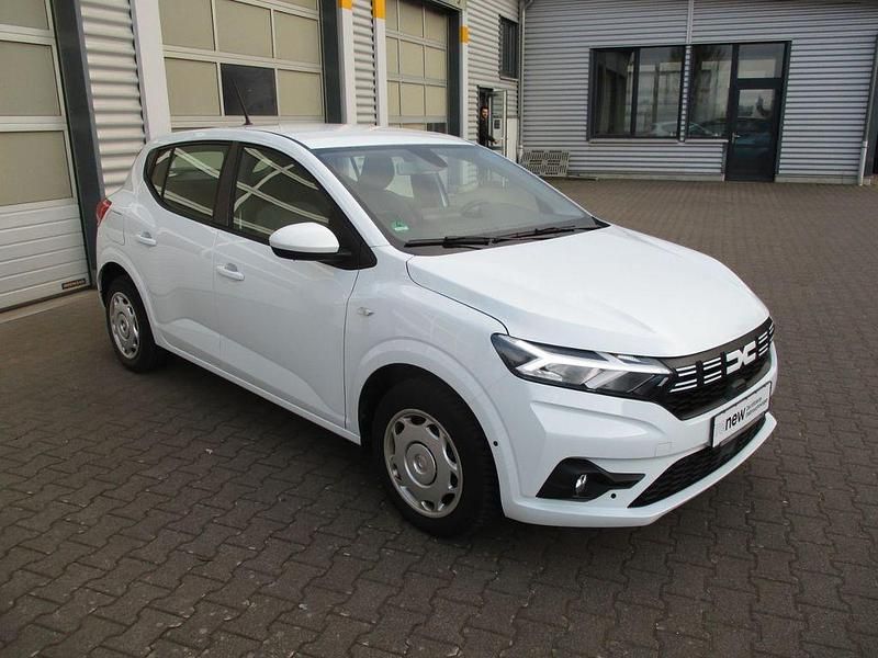 Gebraucht Dacia Sandero Expression 101 PS (74 kW) 2024 Weiß Limousine