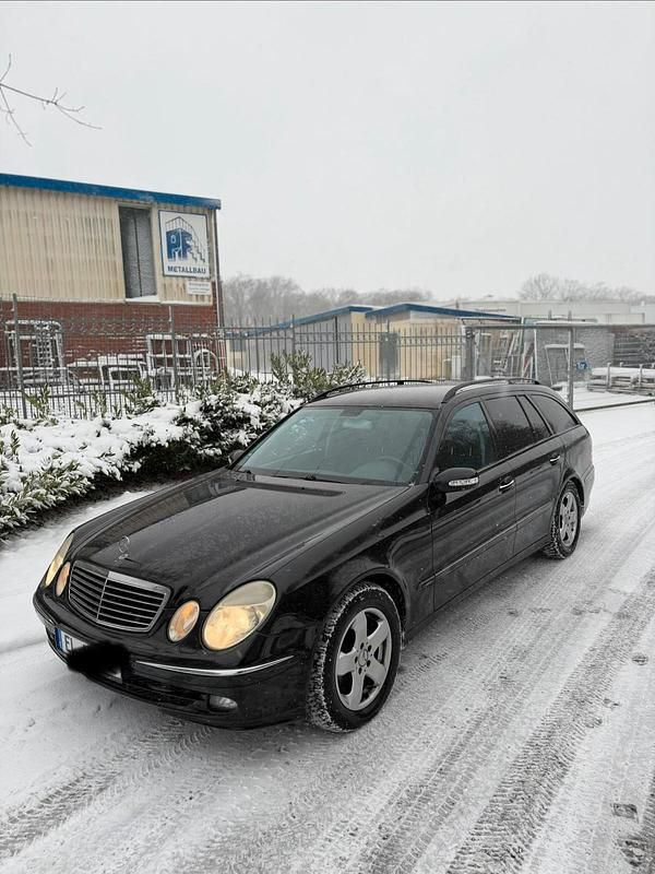 Schwarz Gebraucht 2005 Mercedes E280 Kombi | 2.150 € (Guter Preis) - Bild 1/4