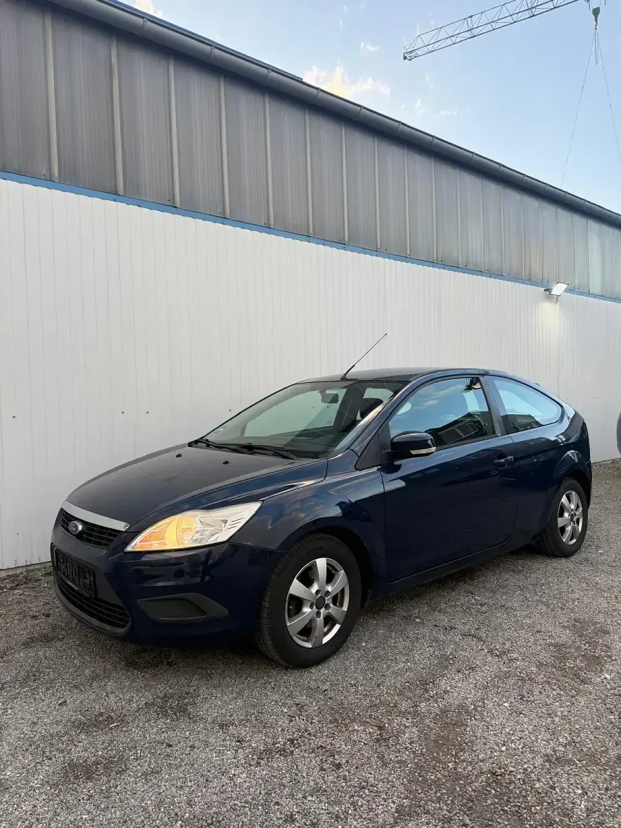 Second-hand Ford Focus 102 CP (75 kW) 2010 Albastru Coupe
