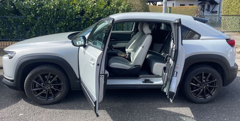 Weiß Gebraucht 2020 Mazda MX30 Edition SUV | 12.800 € (Guter Preis) - Bild 1/4