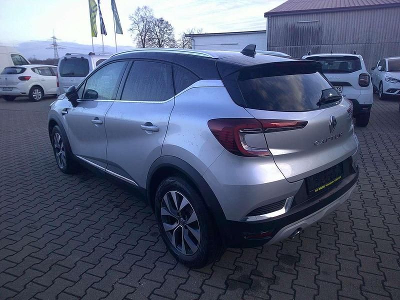 Gebraucht Renault Captur Intens 131 PS (96 kW) 2020 Grey kqa + black gne SUV