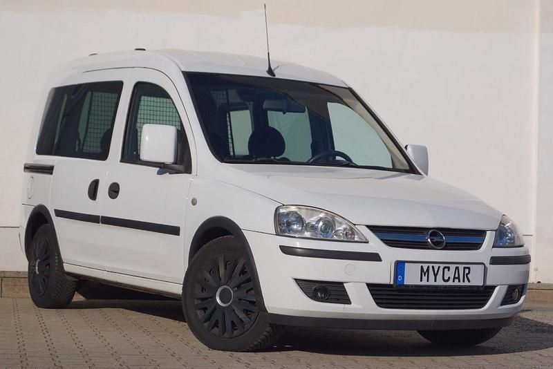 Gebraucht Opel Combo Edition 75 PS (55 kW) 2011 Weiß Van / Kleinbus