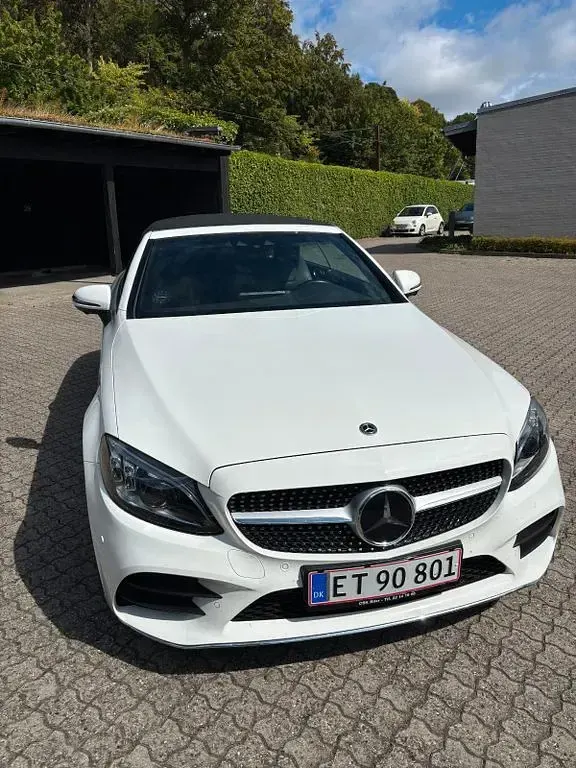 Gebraucht Mercedes C300 AMG 258 PS (189 kW) 2021 Weiß Cabrio