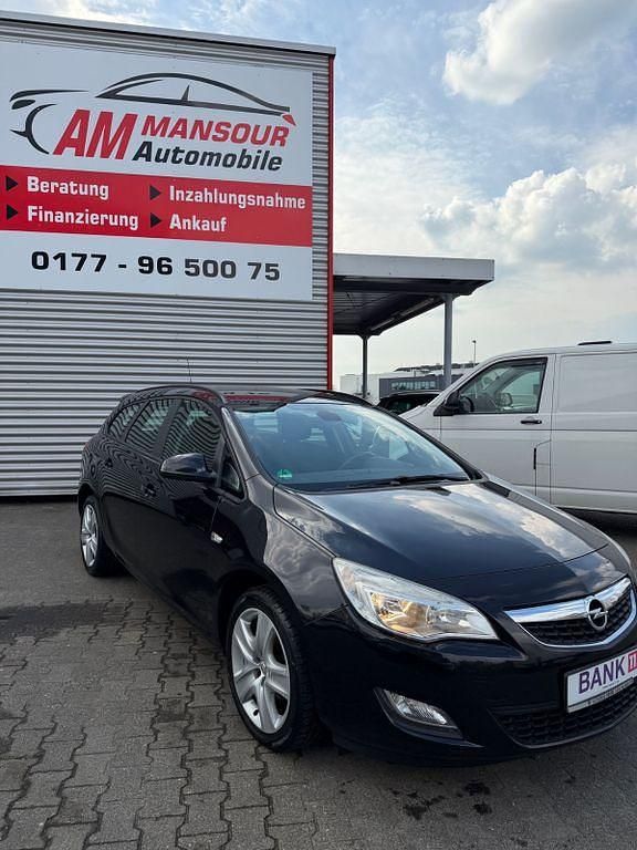 Gebraucht Opel Astra 101 PS (74 kW) 2011 Schwarz Limousine