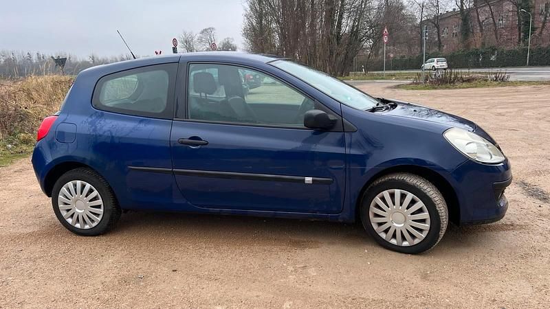 Gebraucht Renault Clio II Authentique 65 PS (47 kW) 2006 Blau Kleinwagen
