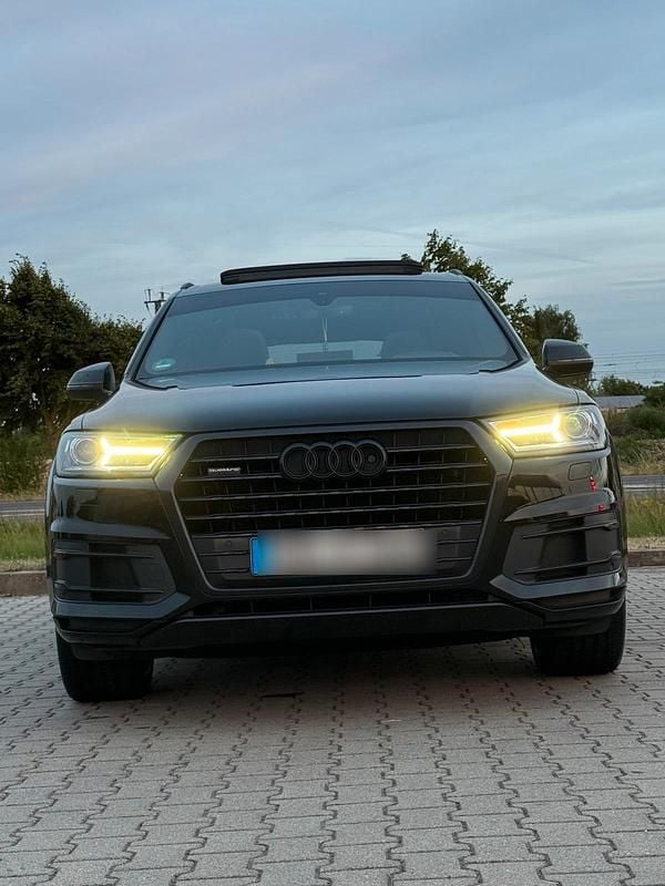 Schwarz Gebraucht 2016 Audi Q7 Black Edition SUV | 36.000 € - Bild 1/4