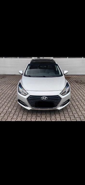 Gebraucht Hyundai i40 Trend 141 PS (103 kW) 2016 Silber Limousine