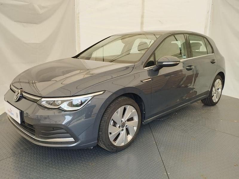 Gebraucht VW Golf VIII Style 150 PS (110 kW) 2023 Grau Limousine