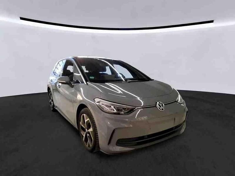 Gebraucht VW ID.3 Pro 150 kW (204 PS) 2023 Mondsteingrau (silber), uni Kleinwagen