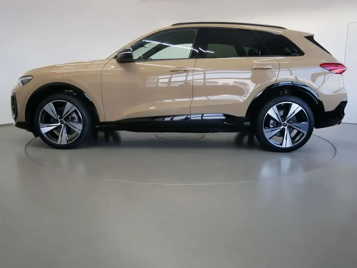Gebraucht Audi Q5 Edition .1 204 PS (150 kW) 2025 Sakhirgold metallic SUV
