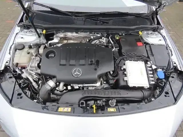 Gebraucht Mercedes CLA200 150 PS (110 kW) 2021 Silber Limousine