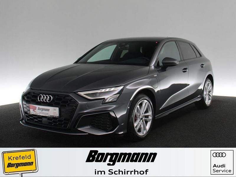 Grau / daytonagrau perleffekt Gebraucht 2022 Audi A3 Sportback e-tron S-Line Limousine | 28.881 € (Fairer Preis) - Bild 1/4