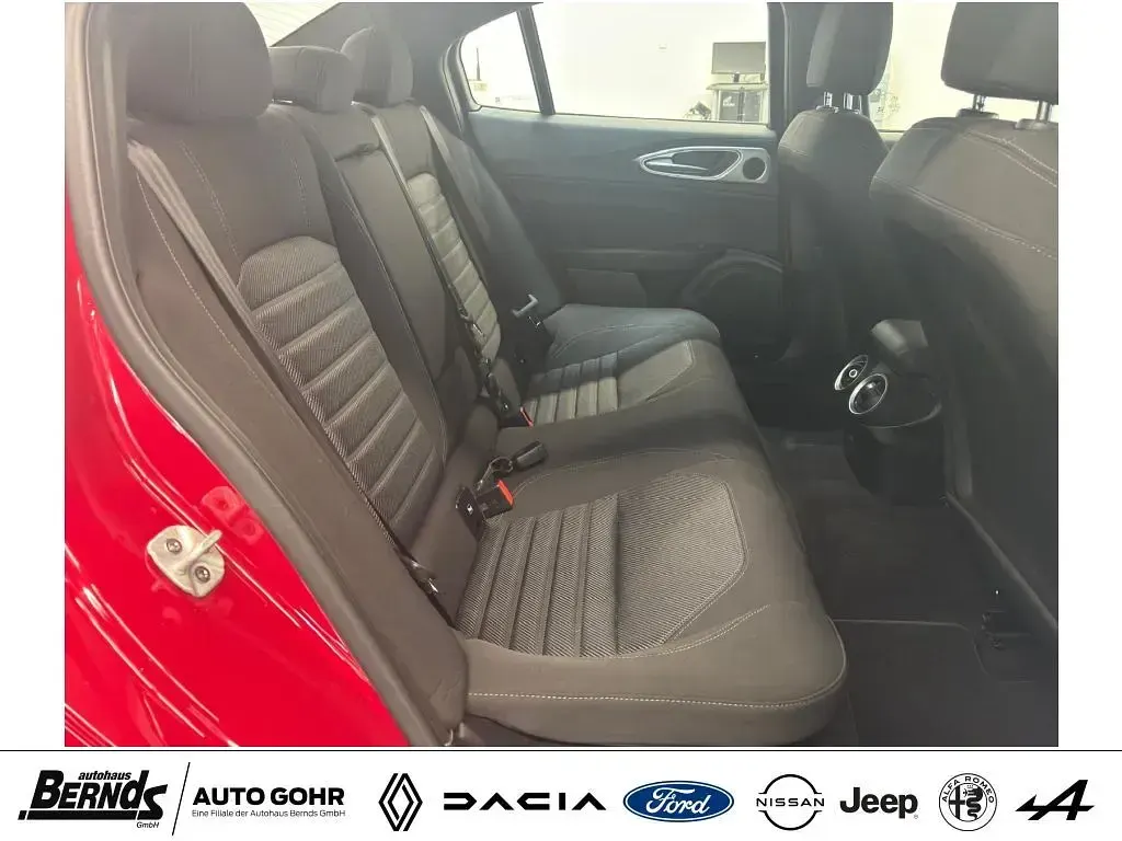 Gebraucht Alfa Romeo Giulia Sprint 280 PS (205 kW) 2024 Rot Limousine