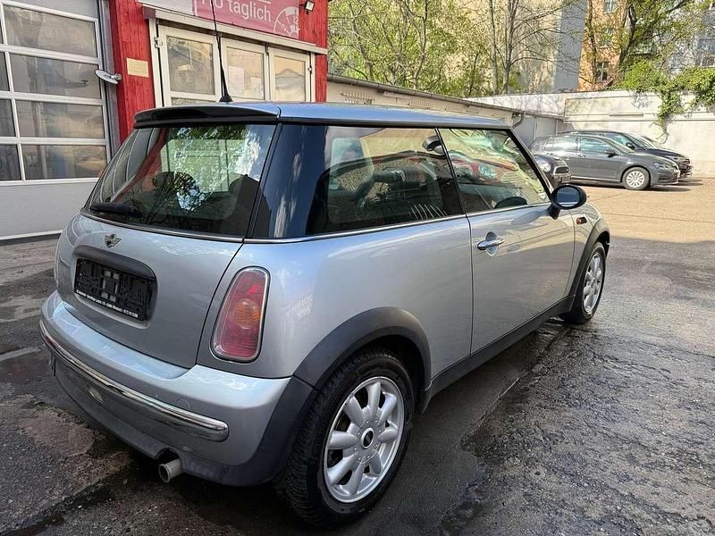 Usata Mini ONE 90 CV (66 kW) 2003 Argento Utilitaria