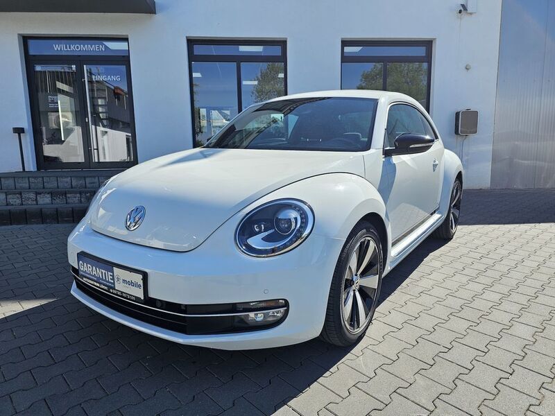 Pure white Gebraucht 2015 VW Beetle CLUB Coupé | 15.990 € (Etwas zu teuer) - Bild 1/4