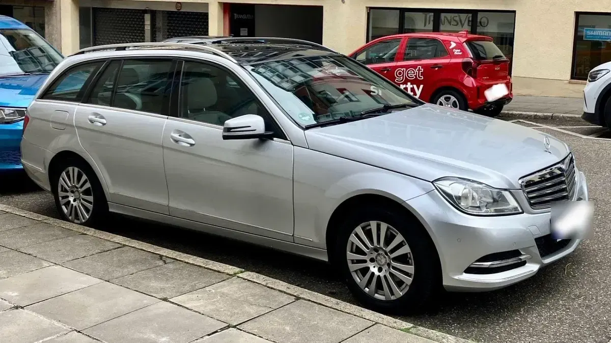 Gebraucht Mercedes C250 Elegance 204 PS (150 kW) 2012 Silber Limousine