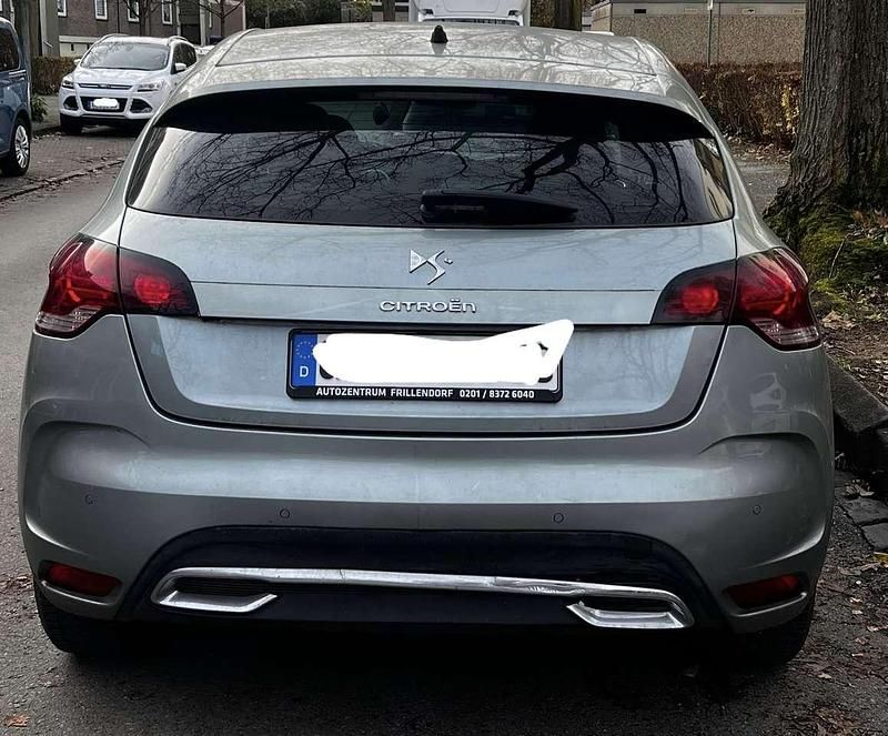 Grün Gebraucht 2011 Citroën DS4 So Chic Kleinwagen | 6.000 € (Fairer Preis) - Bild 1/4